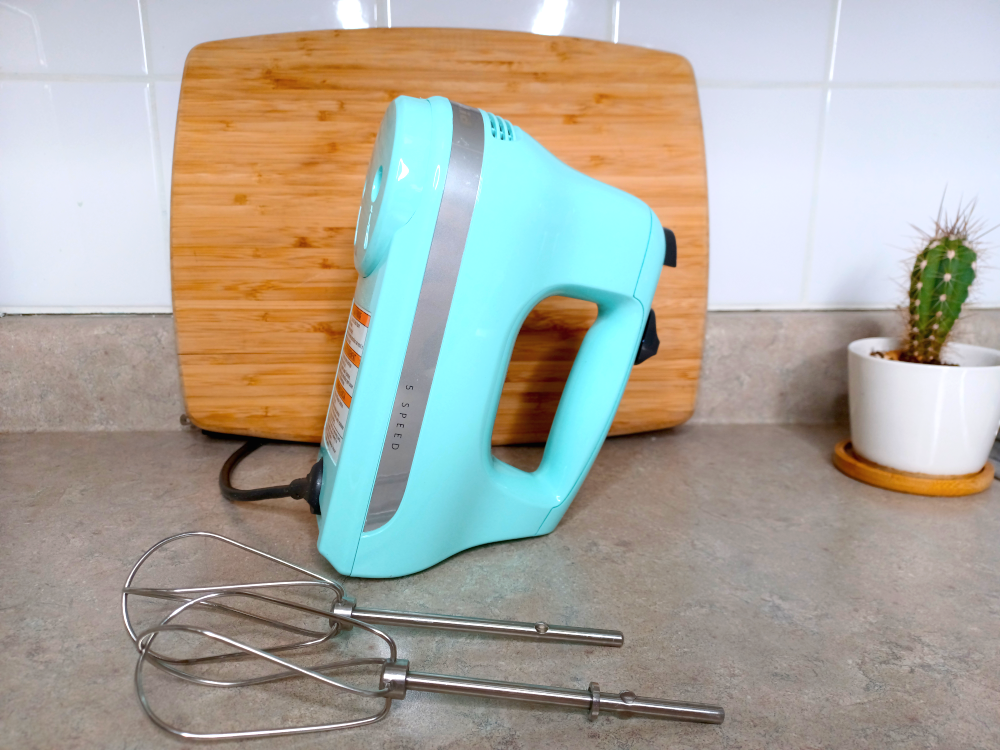 A kitchenAid hand mixer should be among your kitchen essentials!